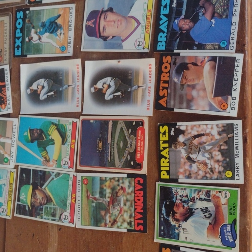 Vintage Baseball Trading Cards Collection - Picture 5 of 7